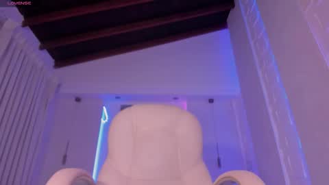 Heidy online show from October 29, 3:44 am