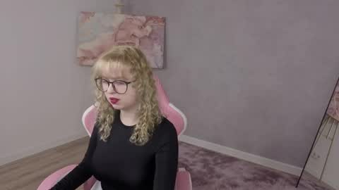 Helen Carson online show from May 21, 4:21 am