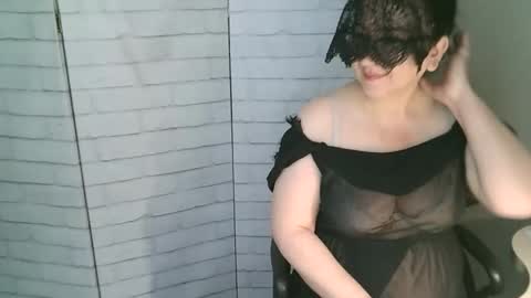Helen online show from May 2, 5:22 am