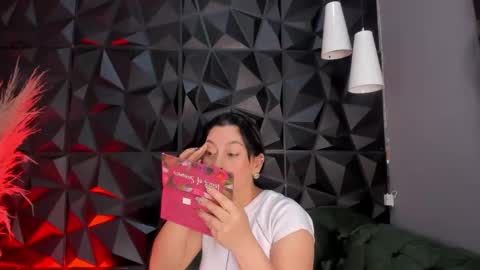 Helena Saenz online show from December 16, 12:33 pm