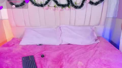 helenn online show from December 16, 5:02 am