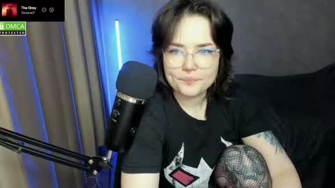 Red online show from December 1, 8:00 pm