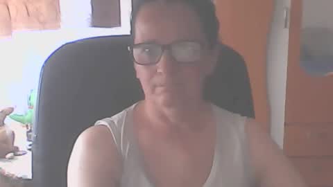 hellenmarie online show from June 4, 10:31 am