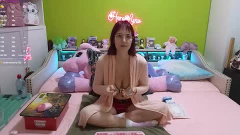 HeraLuna  online show from January 9, 9:52 pm