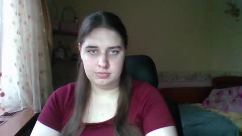 hess_luna_ online show from December 5, 10:49 am