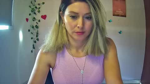 Hestesiaxx online show from March 2, 9:30 pm