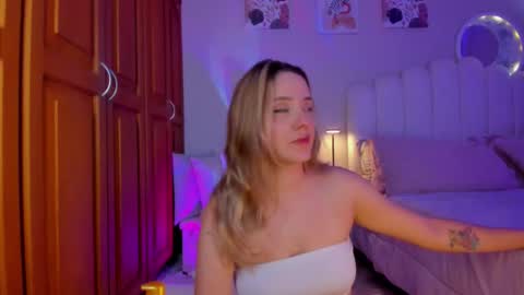 Martina Ricci Show schedule Monday to Friday 8am colombia time I work some weekends  online show from March 25, 3:15 pm