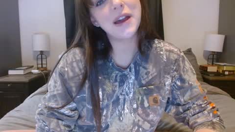 Paige online show from March 5, 2:35 pm