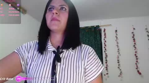 hilaril18 online show from February 14, 8:33 pm