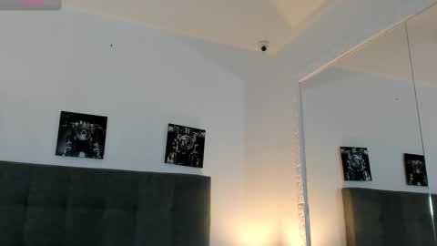 hilary_tailor online show from February 13, 3:13 pm