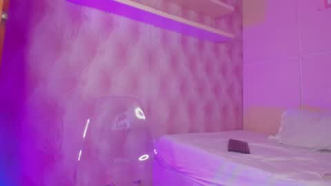  Hillary  online show from February 20, 4:28 am