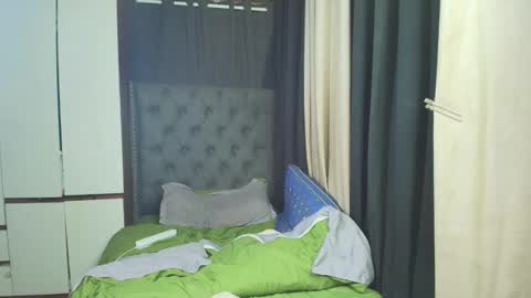 yuricah online show from February 1, 6:56 am