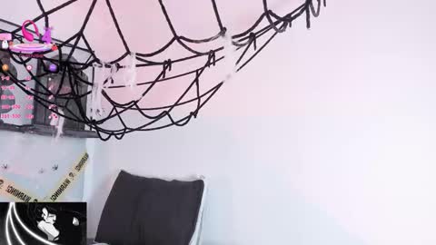 Hinazuru online show from October 31, 8:46 pm