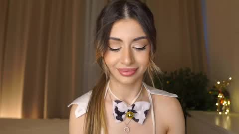 Moni Monica online show from March 2, 8:10 am