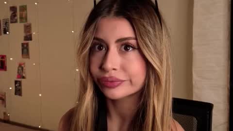 Moni Monica online show from October 16, 8:28 am