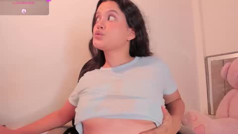 holly_16 online show from February 22, 10:10 pm