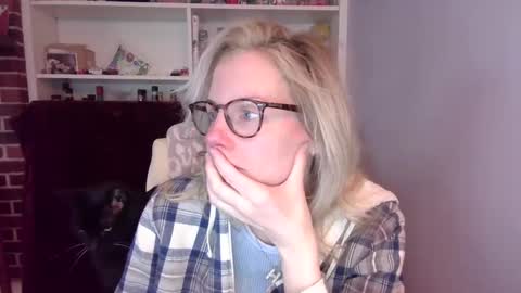 holly_bourbon online show from February 26, 7:57 pm