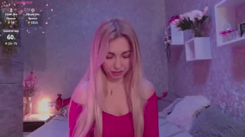 holly_molly8 online show from October 7, 6:07 am