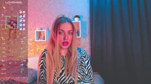 holly_molly8 online show from January 17, 4:26 pm