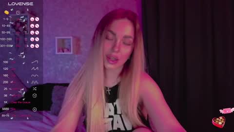 holly_molly8 online show from February 10, 8:42 pm