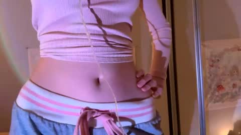 holly_sinner_ online show from April 17, 10:12 pm