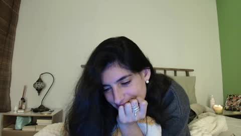 hollyshit_ online show from April 14, 2:22 am