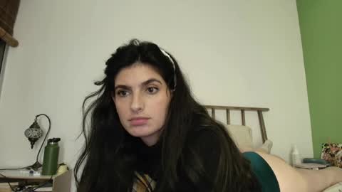 hollyshit_ online show from April 5, 2:32 am