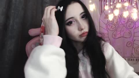 Ho Lee Sheet online show from December 13, 3:11 pm