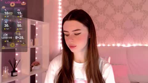 Mia online show from October 16, 3:31 am