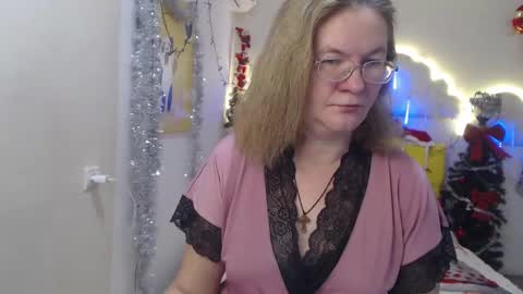 holymilfa online show from December 13, 7:26 am