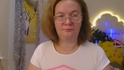 holymilfa online show from January 12, 8:04 am