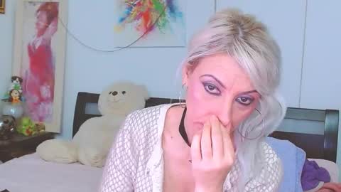 honey_lara online show from January 8, 1:53 am