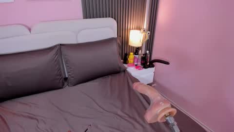 honey_sofii_ online show from October 17, 12:08 pm