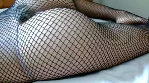 honeygoldenbaddie24 online show from February 11, 7:05 pm