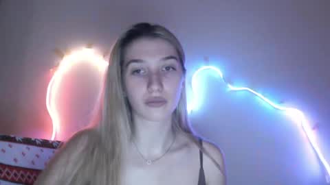 honeyveil online show from June 8, 7:03 pm