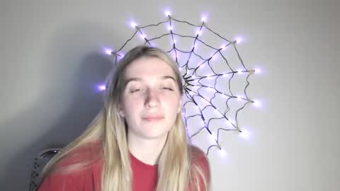 honeyveil online show from October 21, 7:18 pm