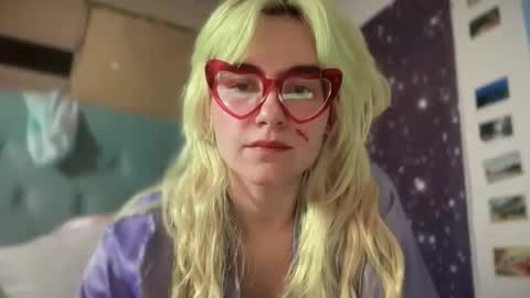 Emi Rose online show from October 18, 4:48 am