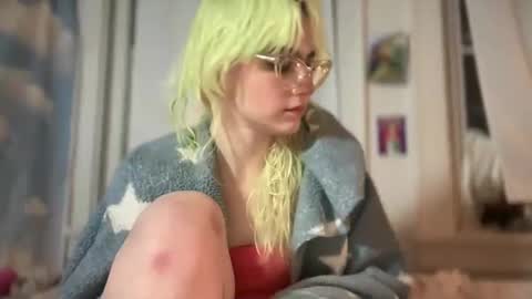 Emi Rose online show from November 29, 10:25 pm