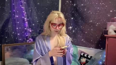 Emi Rose online show from February 14, 7:17 am