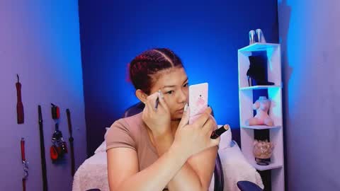 hot chocolate 4u online show from November 18, 12:50 pm