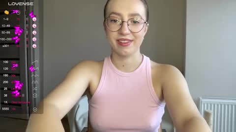 Lina online show from December 5, 8:33 am