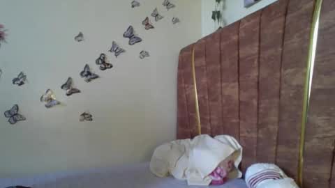 hot petite100 online show from April 8, 7:43 am