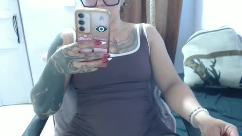 Hot and PowerHOPE U MISS ME online show from November 12, 2:42 am