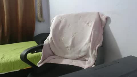 Hot and PowerHOPE U MISS ME online show from February 19, 2:12 am