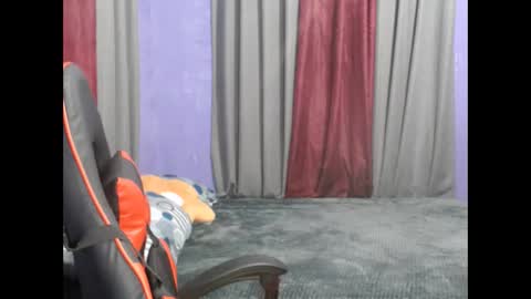 hotasian_pinky online show from April 5, 10:14 am