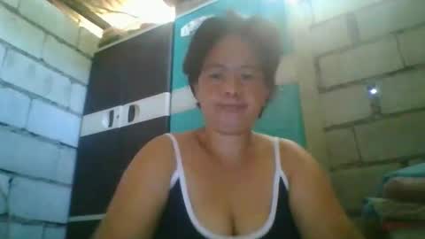 hotchicks4uxx online show from December 15, 1:44 am