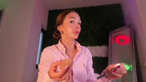 hotfallingdevil online show from June 3, 4:46 am