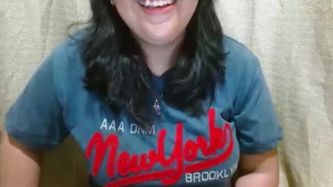 hotiemorenagurl18 online show from October 14, 4:09 pm