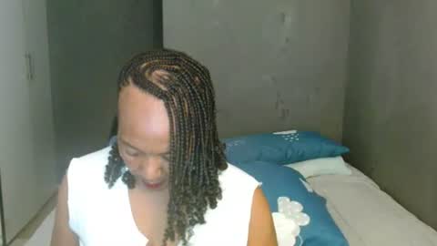 hotlilya online show from April 9, 8:20 am