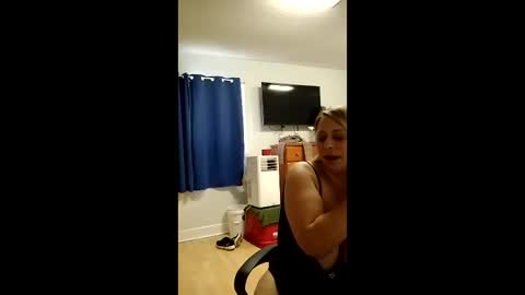 hotmilf187 online show from April 7, 6:32 pm